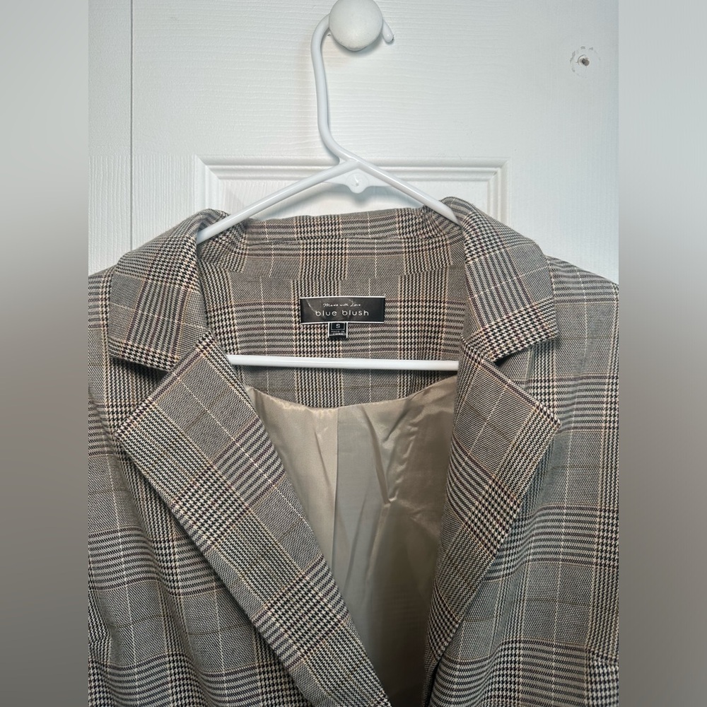 Blazer - Picture 3 of 6